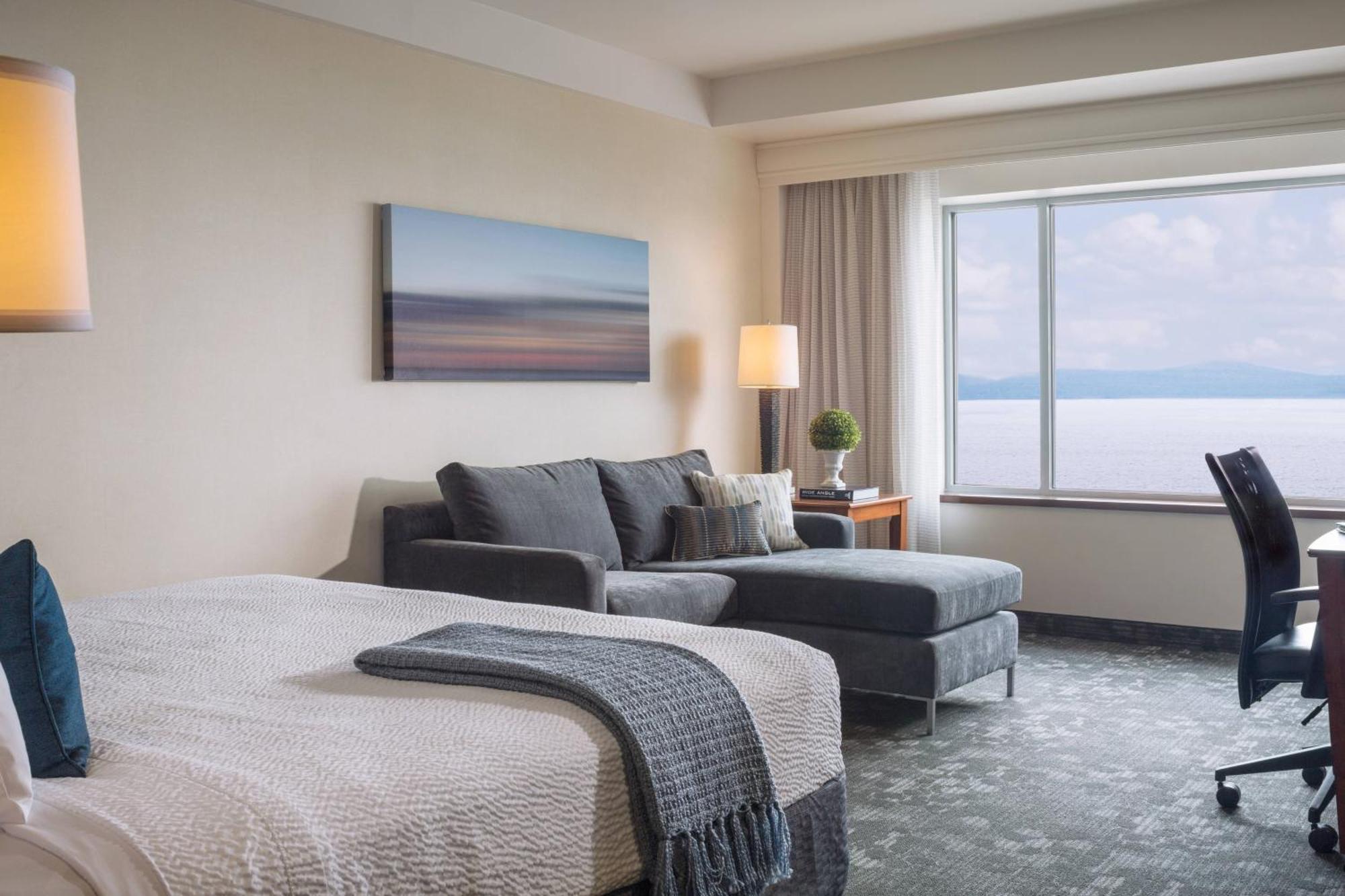 ホテル Courtyard Burlington Harbor エクステリア 写真