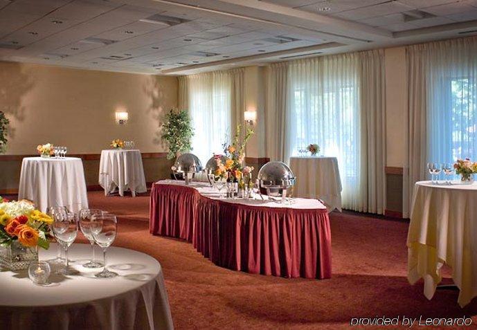 ホテル Courtyard Burlington Harbor 設備 写真