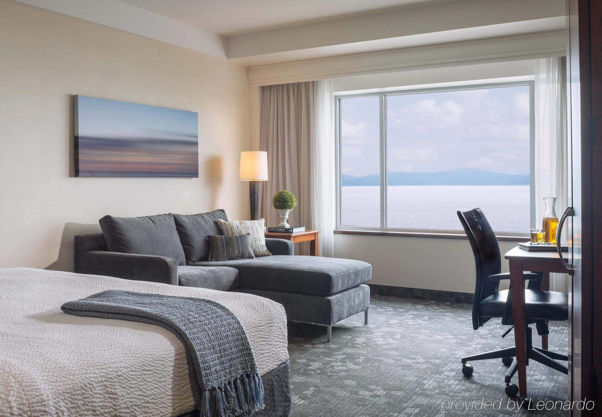 ホテル Courtyard Burlington Harbor エクステリア 写真
