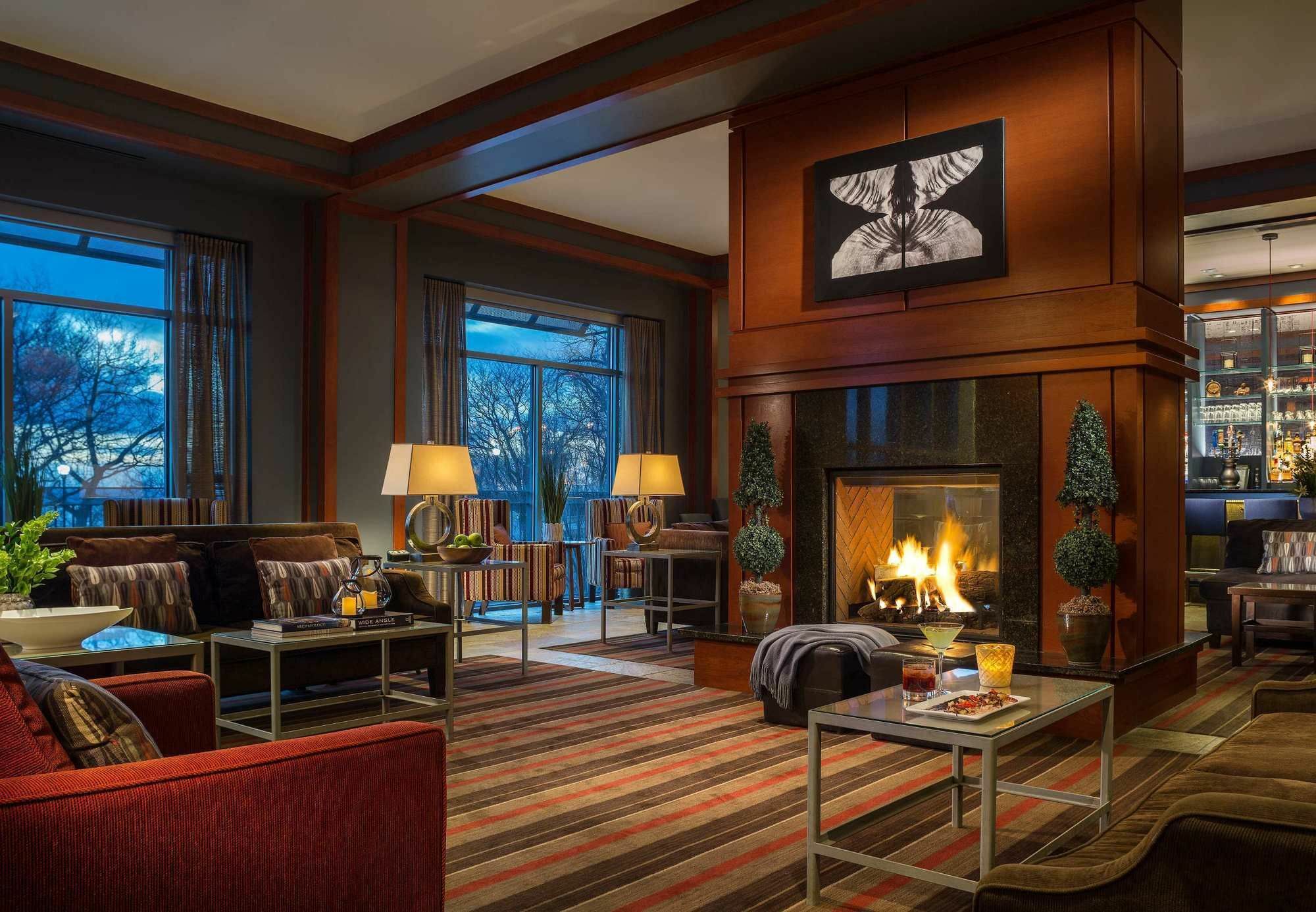 ホテル Courtyard Burlington Harbor エクステリア 写真